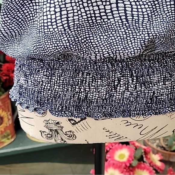 Michael Kors Women's Navy Blue and White Patterned Top - Picture 4 of 8